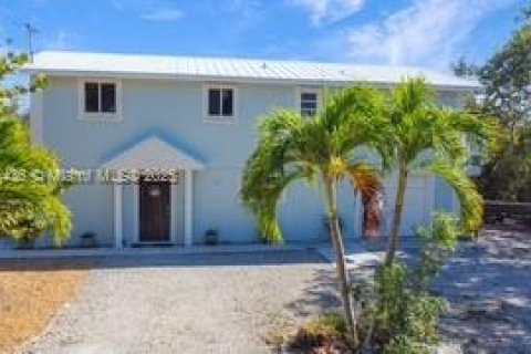 House in Key Largo, Florida 2 bedrooms, 164.99 sq.m. № 1862697 - photo 2
