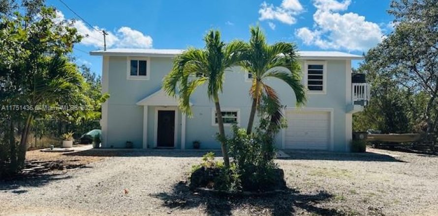 House in Key Largo, Florida 2 bedrooms, 164.99 sq.m. № 1862697