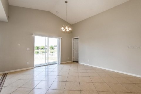 Casa en alquiler en Kissimmee, Florida, 3 dormitorios, 133.5 m2 № 1893720 - foto 4