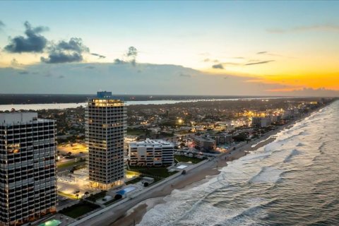 Condominio en venta en Daytona Beach, Florida, 4 dormitorios, 492.38 m2 № 1532749 - foto 3