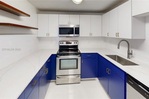 Condominio en venta en Miami, Florida, 4 dormitorios, 156.08 m2 № 2055802 - foto 26