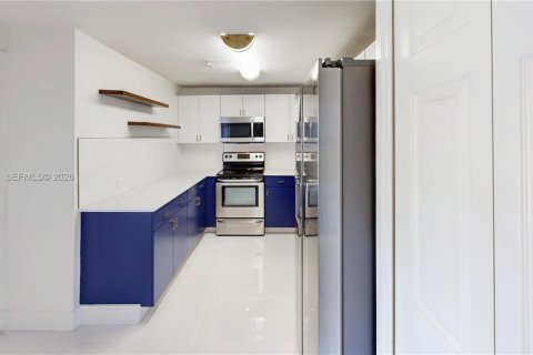 Condominio en venta en Miami, Florida, 4 dormitorios, 156.08 m2 № 2055802 - foto 20