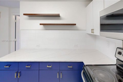 Condominio en venta en Miami, Florida, 4 dormitorios, 156.08 m2 № 2055802 - foto 23