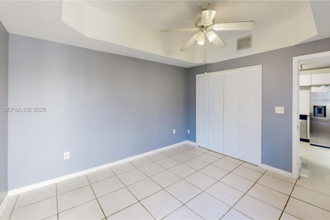 Condominio en venta en Miami, Florida, 4 dormitorios, 156.08 m2 № 2055802 - foto 29