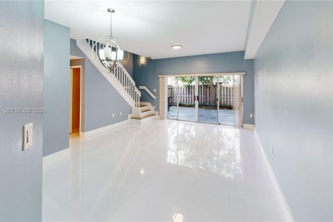 Condominio en venta en Miami, Florida, 4 dormitorios, 156.08 m2 № 2055802 - foto 6