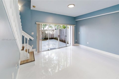 Condominio en venta en Miami, Florida, 4 dormitorios, 156.08 m2 № 2055802 - foto 11