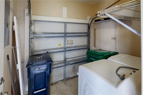 Condominio en venta en Miami, Florida, 4 dormitorios, 156.08 m2 № 2055802 - foto 27