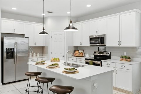 House in Winter Garden, Florida 3 bedrooms, 219.99 sq.m. № 1874028 - photo 13