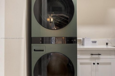 Casa en venta en Palmetto Bay, Florida, 5 dormitorios, 430.42 m2 № 1944882 - foto 19