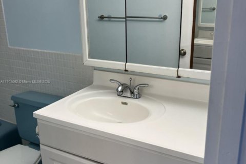 Apartment in Miami, Florida 2 bedrooms, 107.4 sq.m. № 1953532 - photo 11