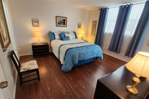 Condo in Lauderdale Lakes, Florida, 2 bedrooms  № 2003953 - photo 11