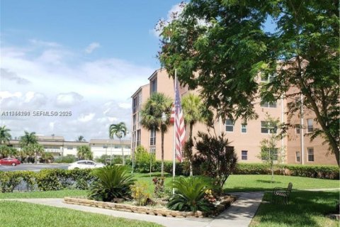 Condo in Lauderdale Lakes, Florida, 2 bedrooms  № 2003953 - photo 28