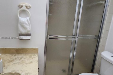 Condo in Lauderdale Lakes, Florida, 2 bedrooms  № 2003953 - photo 17