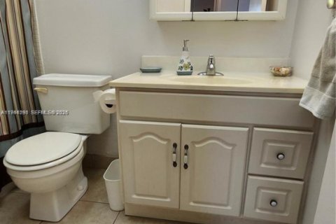Condo in Lauderdale Lakes, Florida, 2 bedrooms  № 2003953 - photo 20