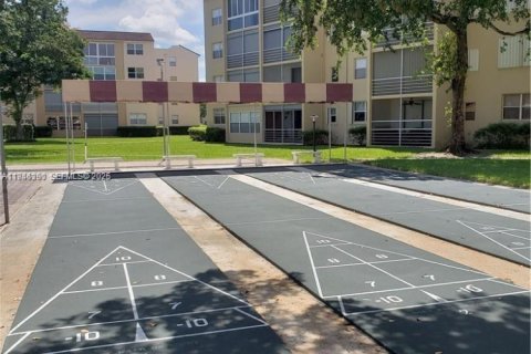 Condo in Lauderdale Lakes, Florida, 2 bedrooms  № 2003953 - photo 25