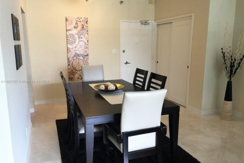 Copropriété à louer à Miami Beach, Floride: 2 chambres, 95.69 m2 № 1693667 - photo 2