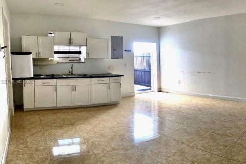Villa ou maison à louer à Miami, Floride: 1 chambre, 32.52 m2 № 2051458 - photo 5
