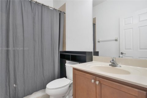 Casa en alquiler en Homestead, Florida, 3 dormitorios, 161.74 m2 № 1993624 - foto 17