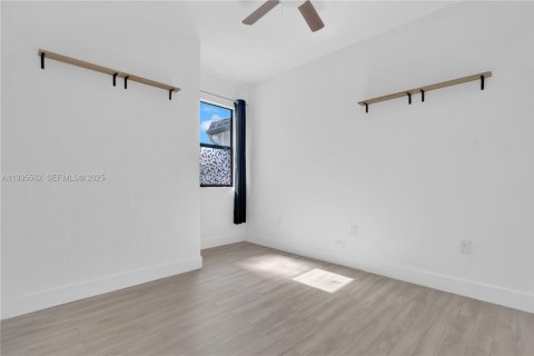 Casa en alquiler en Homestead, Florida, 3 dormitorios, 161.74 m2 № 1993624 - foto 19