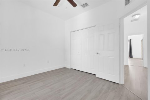 Casa en alquiler en Homestead, Florida, 3 dormitorios, 161.74 m2 № 1993624 - foto 20