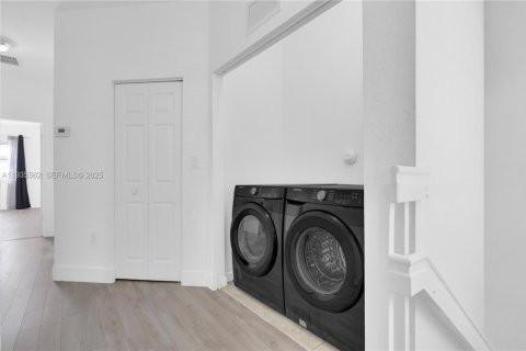 Casa en alquiler en Homestead, Florida, 3 dormitorios, 161.74 m2 № 1993624 - foto 16