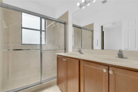 Casa en alquiler en Homestead, Florida, 3 dormitorios, 161.74 m2 № 1993624 - foto 28