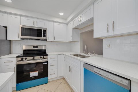 Copropriété à vendre à New Port Richey, Floride: 2 chambres, 77.2 m2 № 2141905 - photo 18