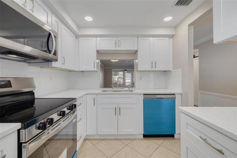 Copropriété à vendre à New Port Richey, Floride: 2 chambres, 77.2 m2 № 2141905 - photo 21
