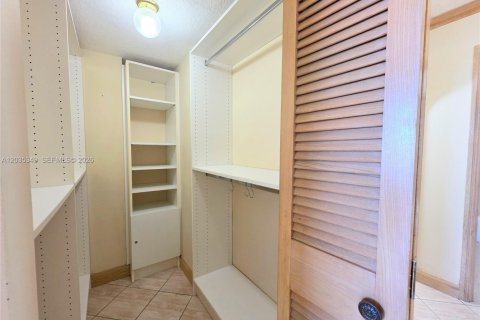 Copropriété à vendre à Aventura, Floride: 1 chambre, 82.4 m2 № 2186115 - photo 7