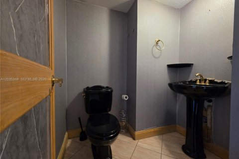 Copropriété à vendre à Aventura, Floride: 1 chambre, 82.4 m2 № 2186115 - photo 13