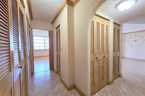 Copropriété à vendre à Aventura, Floride: 1 chambre, 82.4 m2 № 2186115 - photo 5