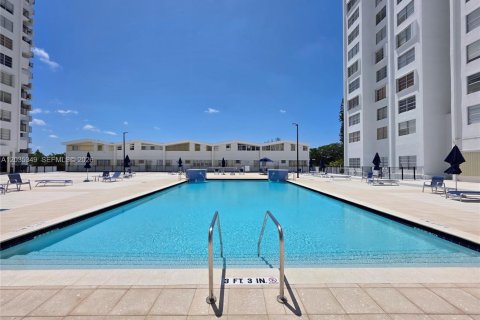 Copropriété à vendre à Aventura, Floride: 1 chambre, 82.4 m2 № 2186115 - photo 24