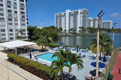 Copropriété à vendre à Aventura, Floride: 1 chambre, 82.4 m2 № 2186115 - photo 21