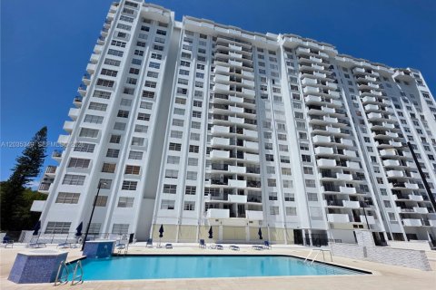 Condo à Aventura, Floride, 1 chambre  № 2186115