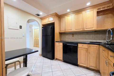 Copropriété à vendre à Aventura, Floride: 1 chambre, 82.4 m2 № 2186115 - photo 10
