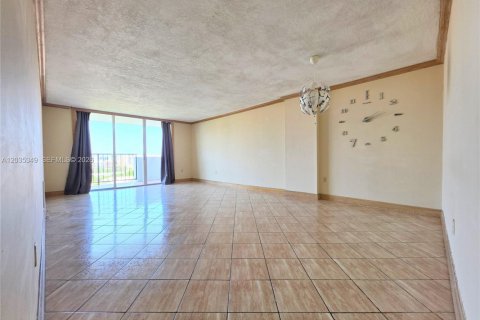 Copropriété à vendre à Aventura, Floride: 1 chambre, 82.4 m2 № 2186115 - photo 2