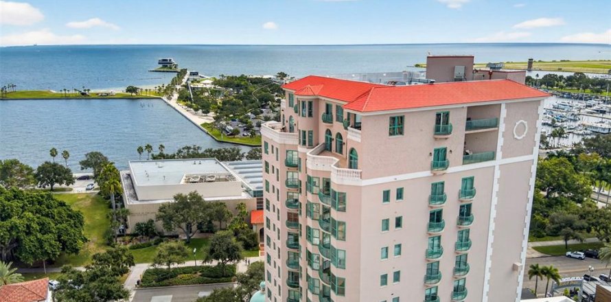 Condo à Saint Petersburg, Floride, 3 chambres  № 2224297