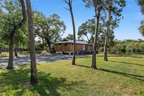 House in Crystal River, Florida 3 bedrooms, 106.28 sq.m. № 2117861 - photo 9