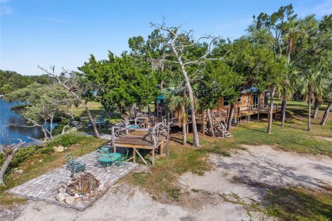 House in Crystal River, Florida 3 bedrooms, 106.28 sq.m. № 2117861 - photo 11