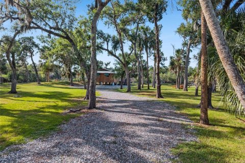 House in Crystal River, Florida 3 bedrooms, 106.28 sq.m. № 2117861 - photo 5