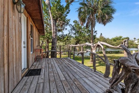 House in Crystal River, Florida 3 bedrooms, 106.28 sq.m. № 2117861 - photo 17