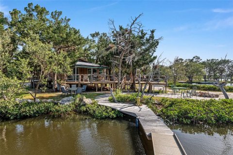 House in Crystal River, Florida 3 bedrooms, 106.28 sq.m. № 2117861 - photo 12