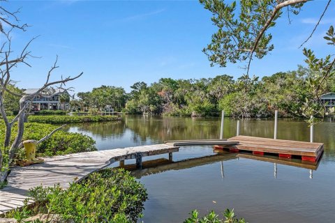 House in Crystal River, Florida 3 bedrooms, 106.28 sq.m. № 2117861 - photo 13