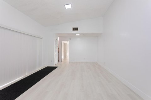 Купить кондоминиум в Ройял-Палм-Бич, Флорида 3 комнаты, 94.76м2, № 2177184 - фото 7