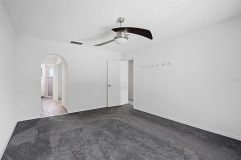 Townhouse in Tampa, Florida 2 bedrooms, 135.82 sq.m. № 2350034 - photo 23