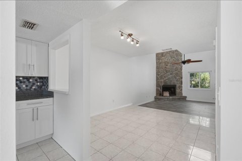 Townhouse in Tampa, Florida 2 bedrooms, 135.82 sq.m. № 2350034 - photo 5