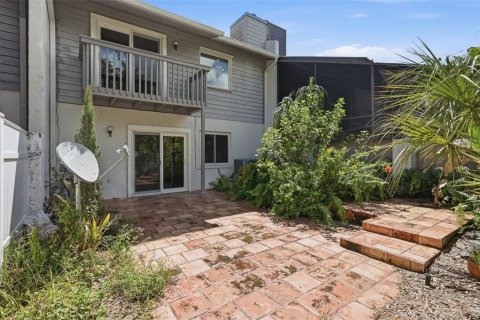 Townhouse in Tampa, Florida 2 bedrooms, 135.82 sq.m. № 2350034 - photo 3