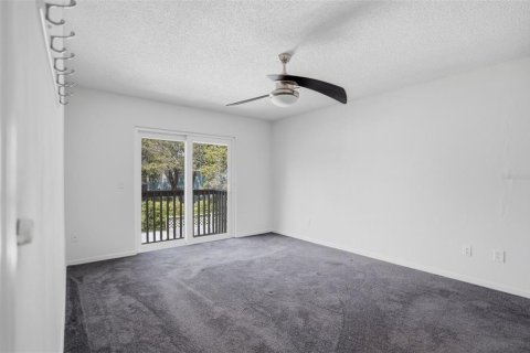 Townhouse in Tampa, Florida 2 bedrooms, 135.82 sq.m. № 2350034 - photo 22