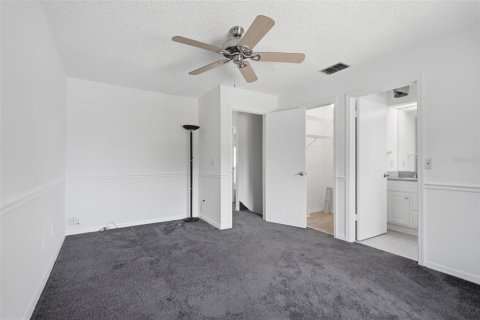 Townhouse in Tampa, Florida 2 bedrooms, 135.82 sq.m. № 2350034 - photo 19