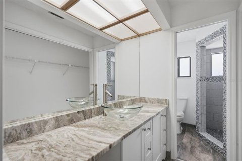 Townhouse in Tampa, Florida 2 bedrooms, 135.82 sq.m. № 2350034 - photo 24